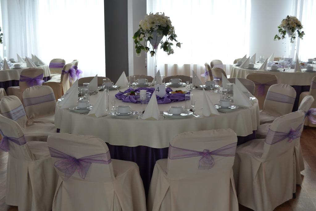 Hotel Akor Bydgoszcz Bagian luar foto